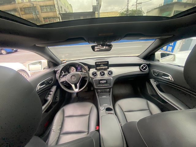 M-BENZ賓士 CLA220  第6張相片