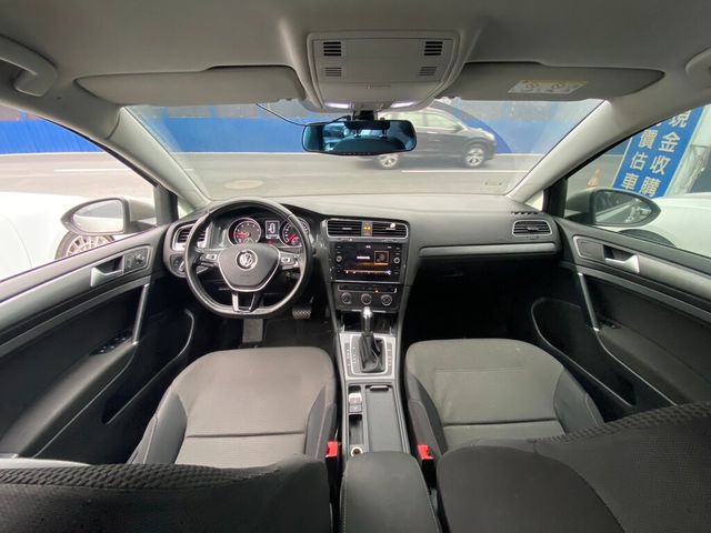 VOLKSWAGEN福斯 GOLF  第6張相片