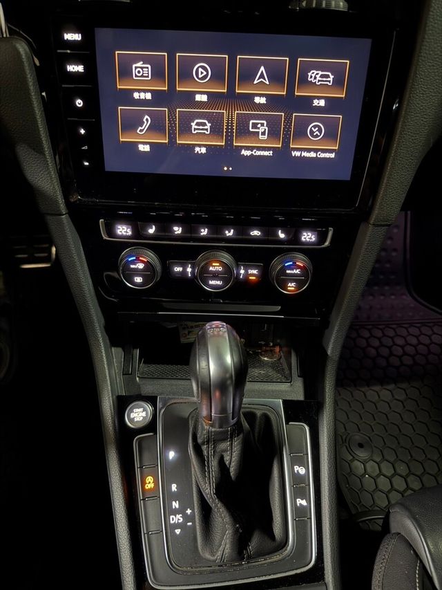 VOLKSWAGEN福斯 GOLF  第12張相片