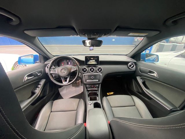 M-BENZ賓士 A180  第6張相片