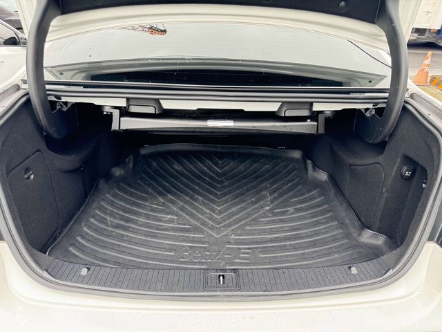 M-BENZ賓士 E350  第11張相片