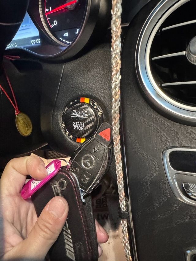M-BENZ賓士 C300  第13張相片