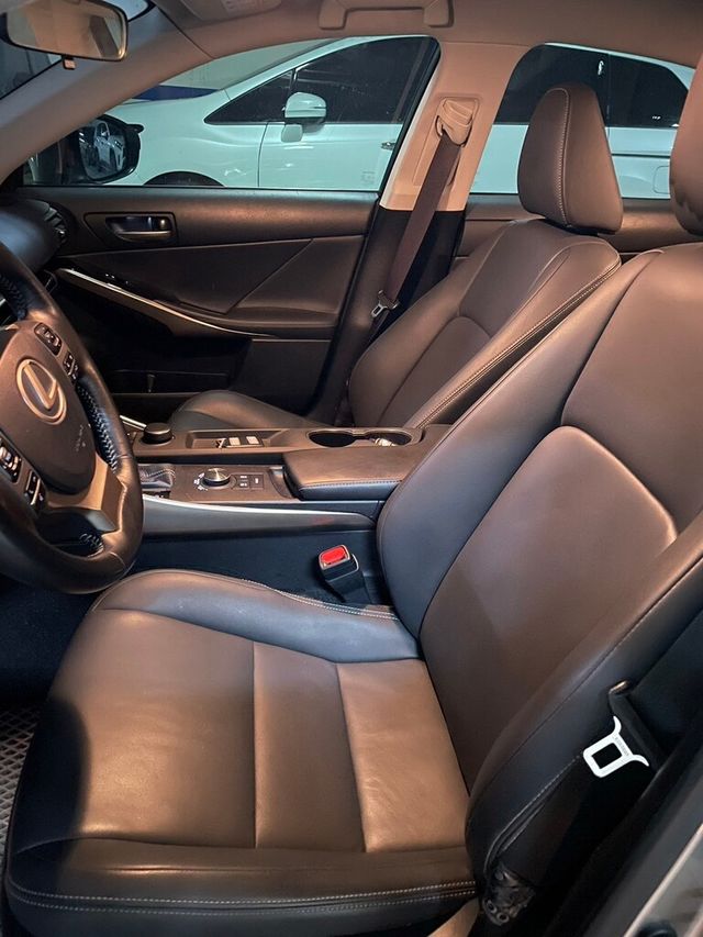LEXUS凌志 IS200T  第6張相片