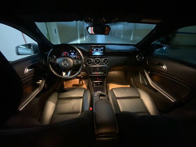 M-BENZ賓士 A180  第8張相片