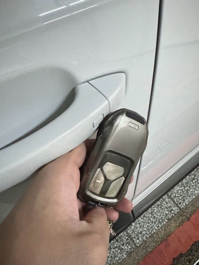 AUDI奧迪 Q7  第13張相片