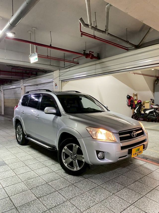 TOYOTA豐田 RAV4  第2張相片