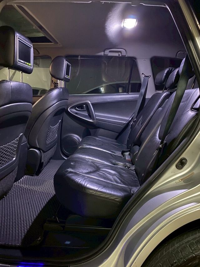 TOYOTA豐田 RAV4  第8張相片