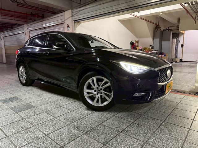 INFINITI無限 Q30  第1張相片