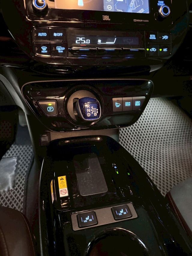TOYOTA豐田 PRIUS  第15張相片