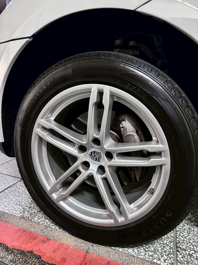 PORSCHE保時捷 MACAN  第6張相片