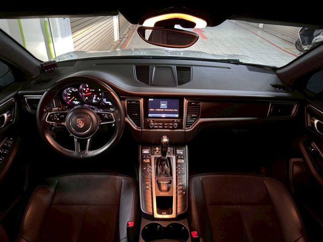 PORSCHE保時捷 MACAN  第7張相片