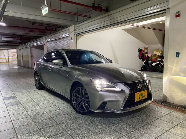 LEXUS凌志 IS200T  第1張相片