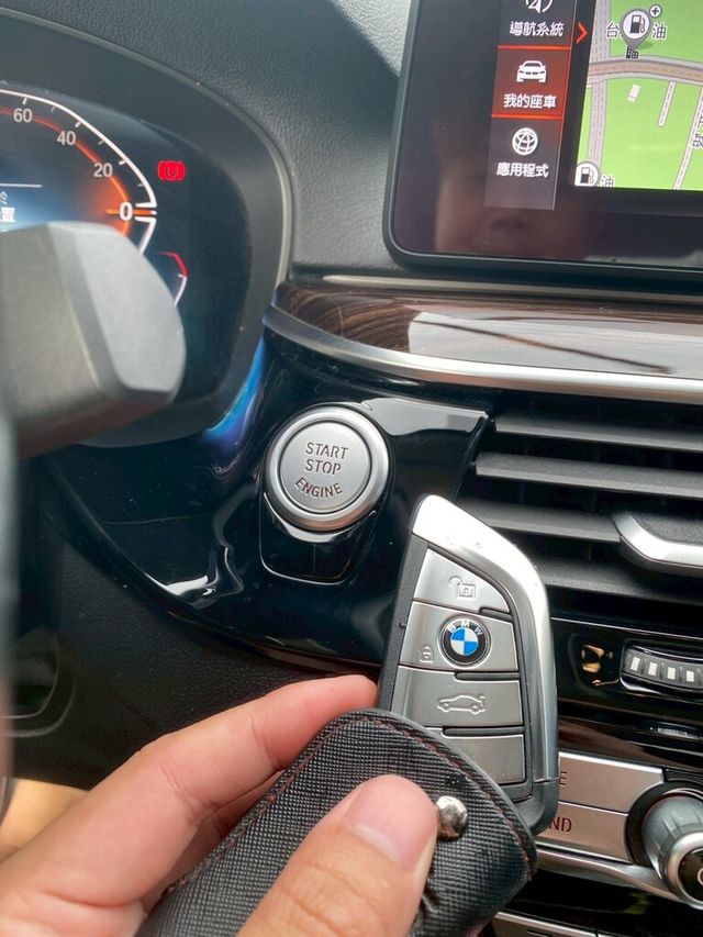 BMW寶馬 520I  第9張相片