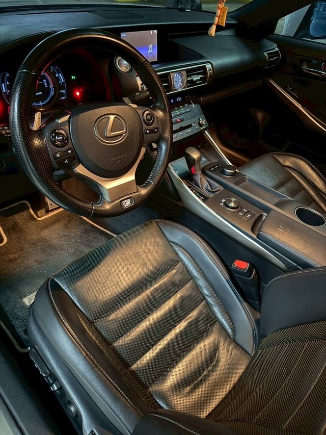 LEXUS凌志 IS200T  第6張相片