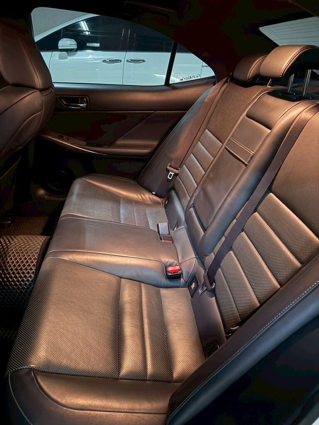 LEXUS凌志 IS200T  第8張相片
