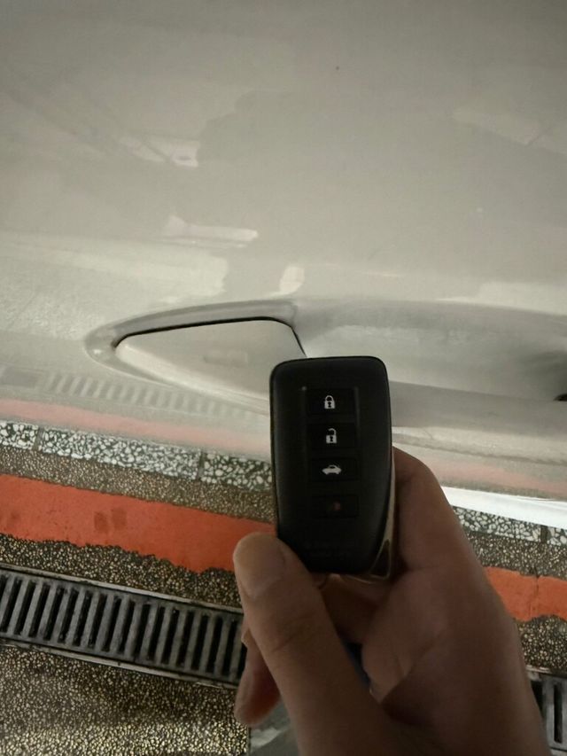 LEXUS凌志 IS200T  第9張相片
