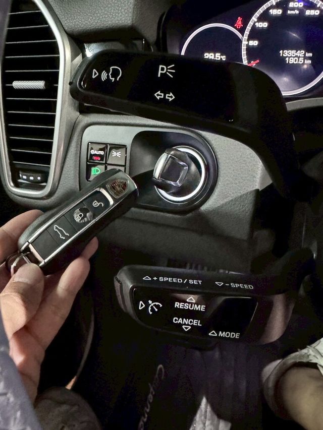 PORSCHE保時捷 CAYENNE  第15張相片