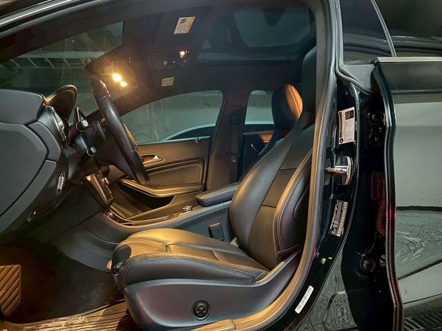 M-BENZ賓士 CLA250  第7張相片