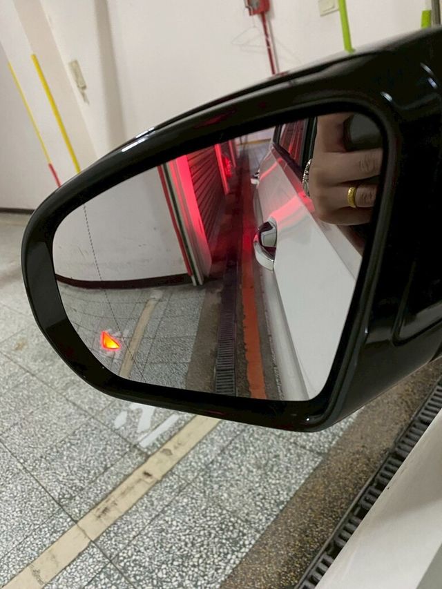 M-BENZ賓士 E300  第9張相片
