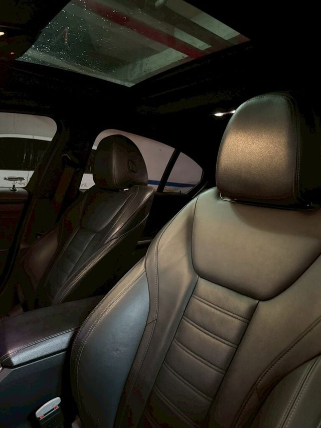 BMW寶馬 330I M SPORT  第7張相片