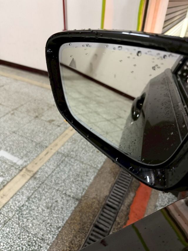 BMW寶馬 330I M SPORT  第17張相片