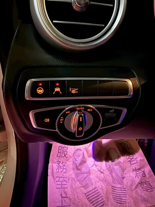 M-BENZ賓士 C300  第15張相片