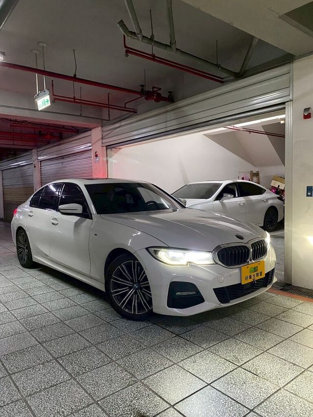 BMW寶馬 330I M SPORT  第2張相片