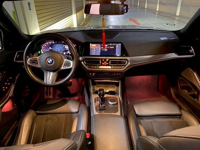 BMW寶馬 330I M SPORT  第6張相片