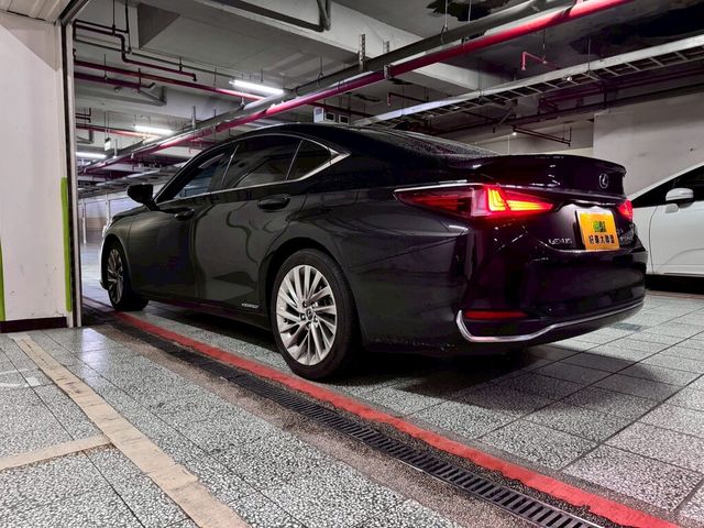 LEXUS凌志 ES300H  第5張相片
