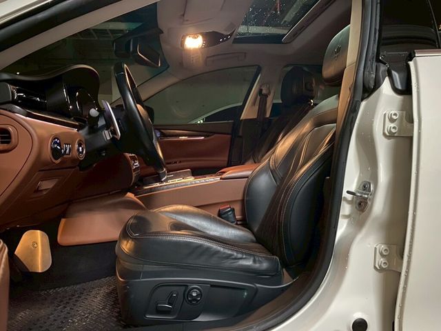 MASERATI瑪莎拉蒂 QUATTROPORTE  第7張相片