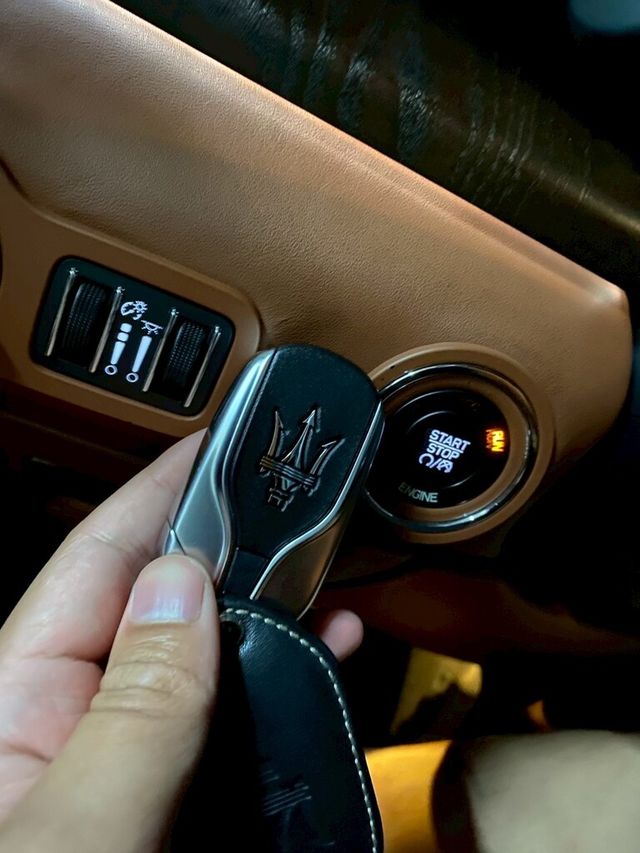 MASERATI瑪莎拉蒂 QUATTROPORTE  第11張相片