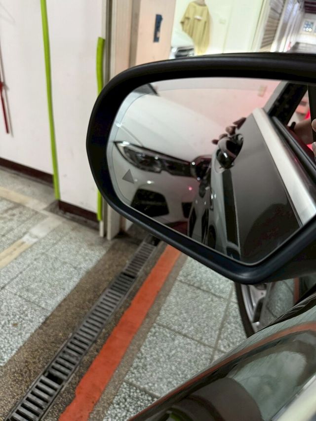 M-BENZ賓士 GLC300  第13張相片