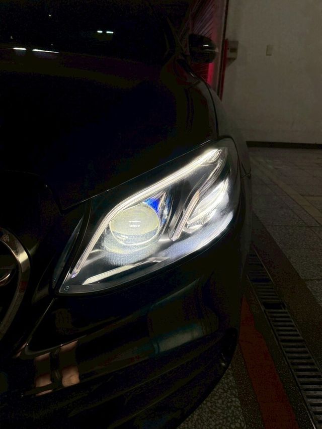M-BENZ賓士 E300  第19張相片