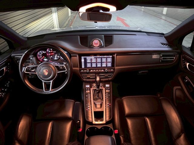 PORSCHE保時捷 MACAN  第6張相片