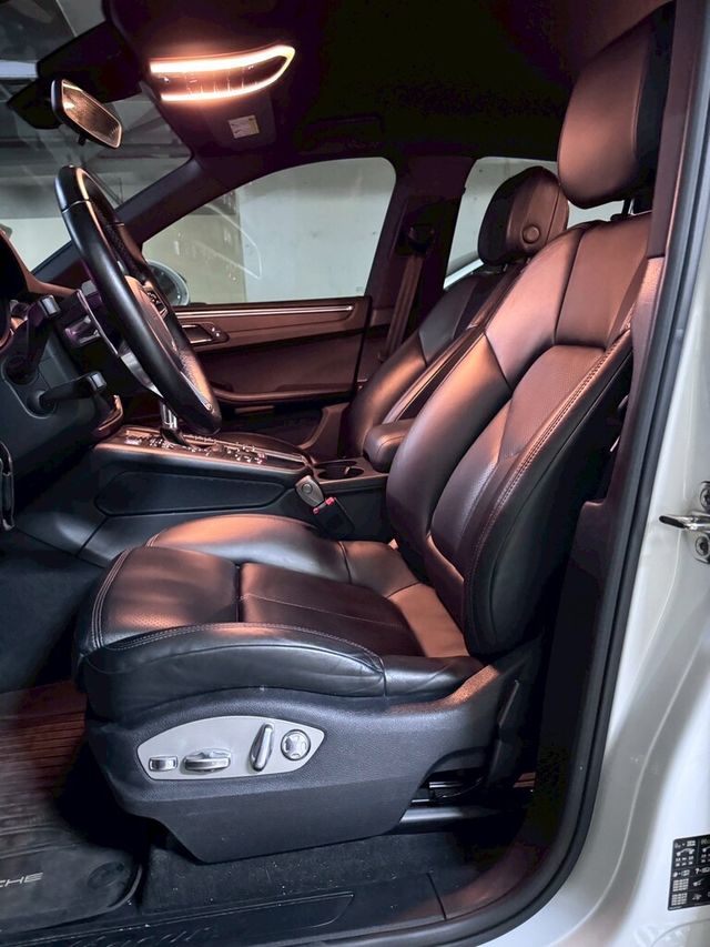 PORSCHE保時捷 MACAN  第7張相片
