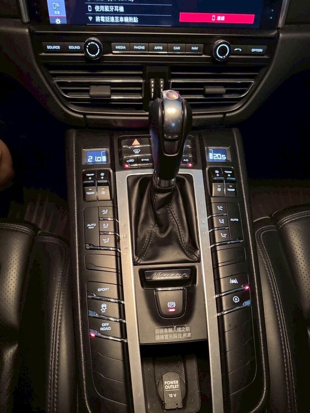 PORSCHE保時捷 MACAN  第14張相片