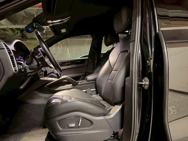 PORSCHE保時捷 CAYENNE  第7張相片