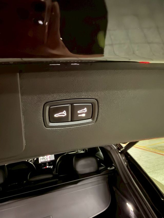 PORSCHE保時捷 CAYENNE  第16張相片