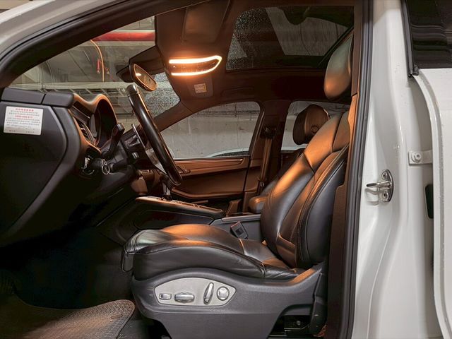 PORSCHE保時捷 MACAN  第7張相片