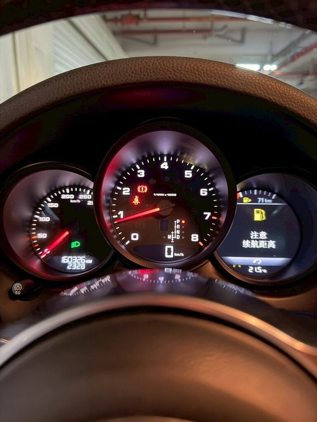 PORSCHE保時捷 MACAN  第11張相片