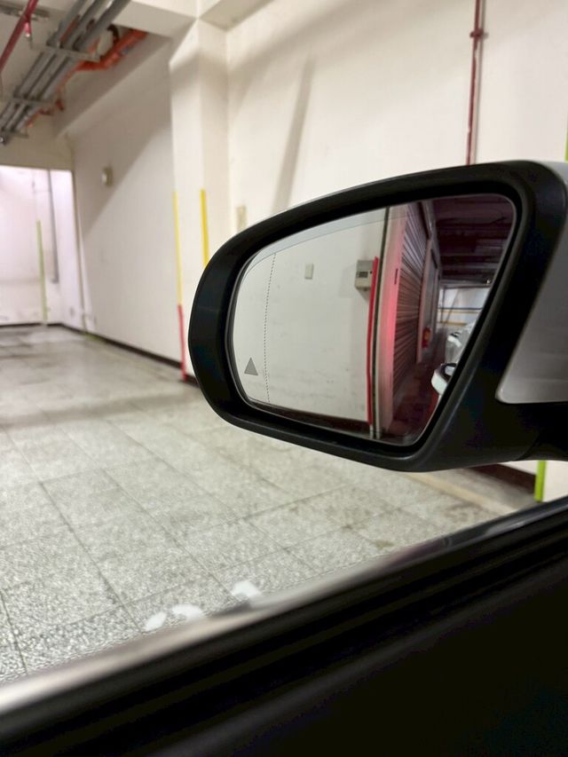 M-BENZ賓士 C300  第10張相片