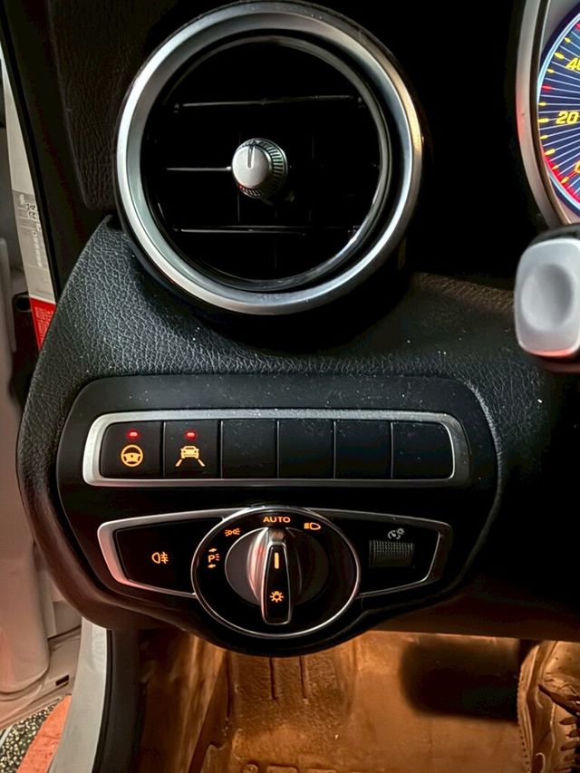 M-BENZ賓士 C300  第12張相片