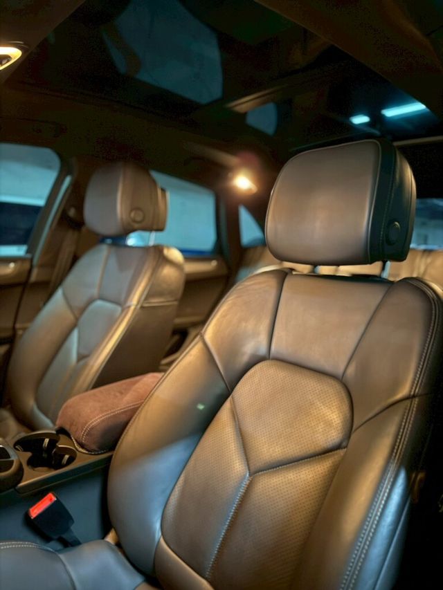 PORSCHE保時捷 MACAN  第7張相片
