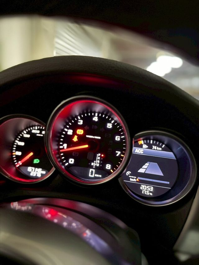 PORSCHE保時捷 MACAN  第11張相片