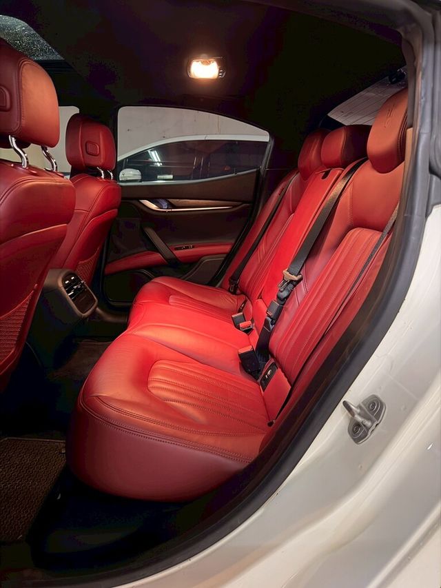 MASERATI瑪莎拉蒂 GHIBLI SQ4  第8張相片