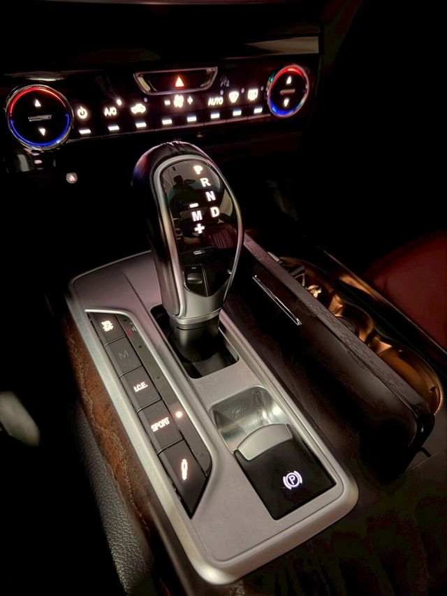 MASERATI瑪莎拉蒂 GHIBLI SQ4  第9張相片