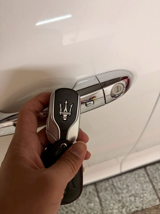 MASERATI瑪莎拉蒂 GHIBLI SQ4  第14張相片