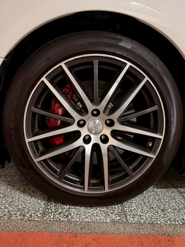 MASERATI瑪莎拉蒂 GHIBLI SQ4  第15張相片