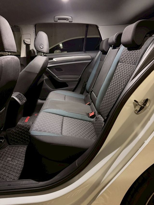 VOLKSWAGEN福斯 GOLF  第8張相片