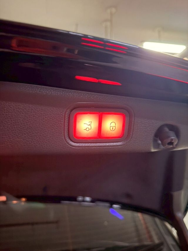 M-BENZ賓士 E300  第11張相片